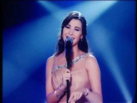 Nancy Ajram - Mestaniak ( Live ) / نانسي عجرم -  مستنياك