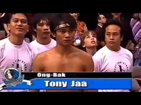 Ong-Bak-Tony-Jaa-demostracion-en-USA[www.savevid.com]