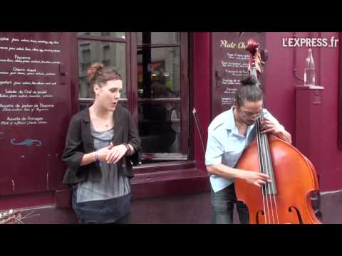 Zaz à Montmartre : Les passants