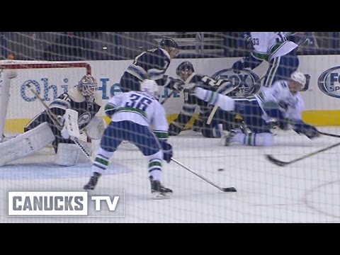 Jannik Hansen 1-1 Goal vs Blue Jackets (Nov. 10, 2015)