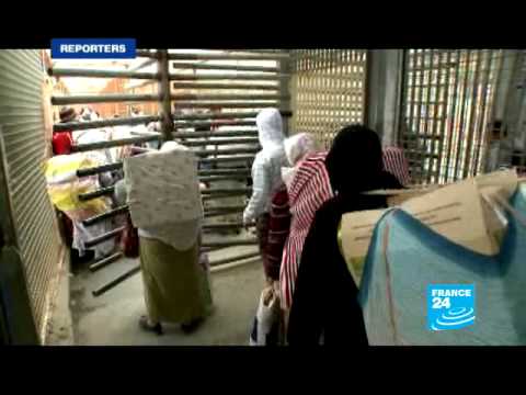 FRANCE 24 Reporters - REPORTERS - Les "femmes-mulets" de Ceuta