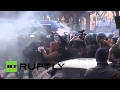 RAW: Clashes in Rome as protesters try to breach security at Senate debating Italy’s labor reforms