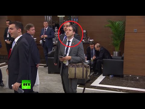 Full video of a man 'eavesdropping' on Putin & Obama at G20