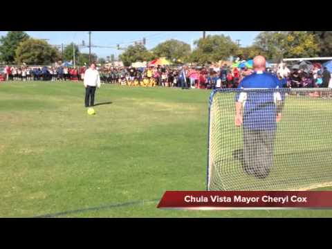 Chula Vista Mayor Cheryl Cox helping AYSO 290 with an opening day goal!