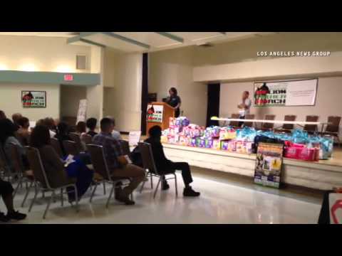 Mayor of Fontana, Acquanetta Warren, speaks on behalf of the city #millionfathermarch #fontana