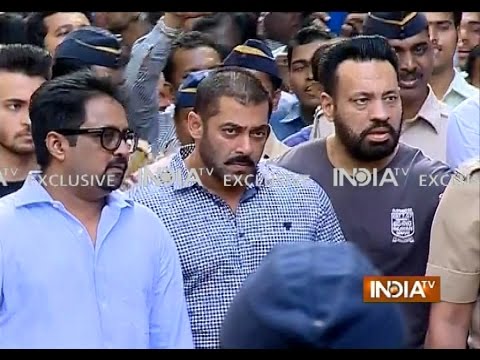 Salman Khan Walks Out from Bombay High Court as a Free Man