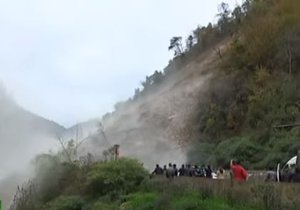 A huge mound of mud and construction waste collapsed at a business park in southern China.