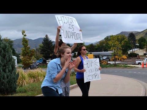 After Censorship of History Course, Colorado Students & Teachers Give a Lesson in Civil Disobedience