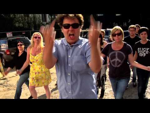 Rich Fulcher flips off LA