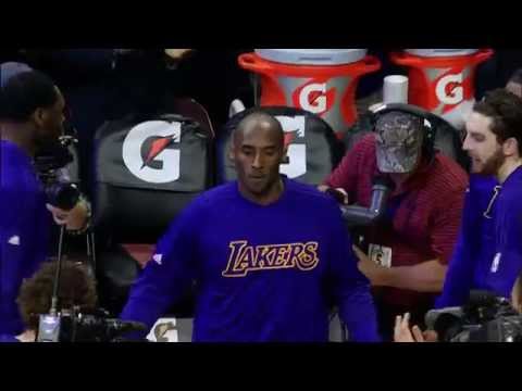 Kobe Bryant Gets Standing Ovation from Philadelphia Fans