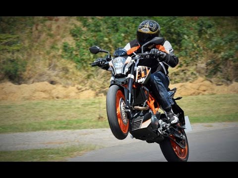 2015 KTM 390 Duke Video Review