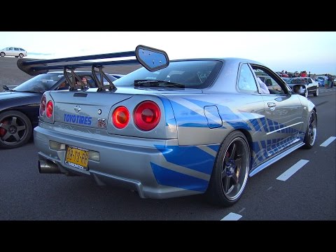 Nissan Skyline R34 GT-R - Burnout & Accelerations!