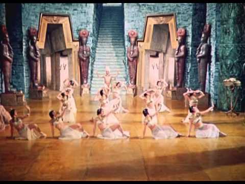 AIDA (1953) cerimonie solenni e danza delle sacerdotesse.