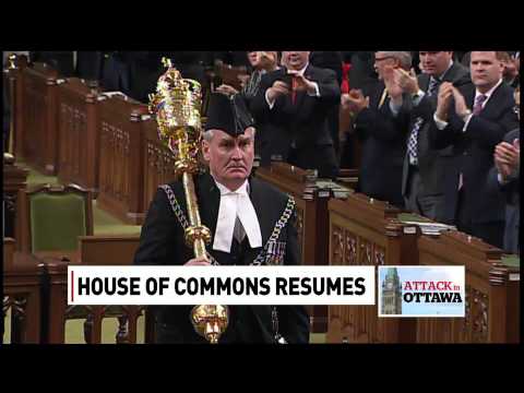 Sergeant-at-Arms Kevin Vickers receives standing ovation