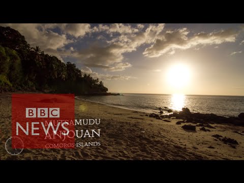 Time lapse of star constellations over Comoros Islands - BBC News