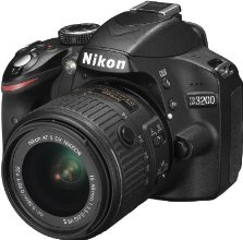 Nikon D3200 + Nikkor 18/55VR II new, Fotocamera digitale reflex con obiettivo singolo, 24,2 Megapixel, SD 8GB 200x Premium Lexar, colore: nero [Nital card: 4 anni di garanzia]