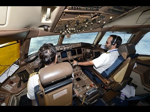 PIA Pakistan International Airlines London to Karachi from B777 flight deck