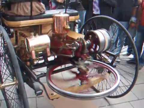 The first car ever running live! The Benz Motorwagen (1885)