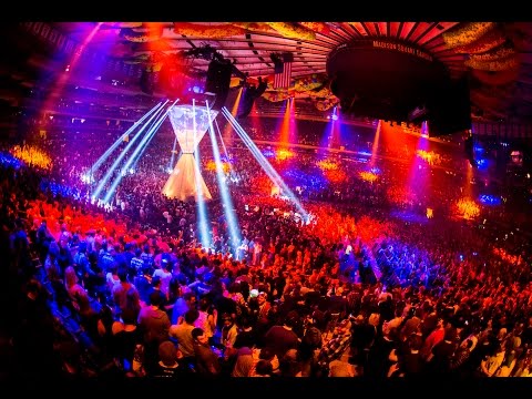 Phish - 12/31/2015 New Year's Eve Hourglass