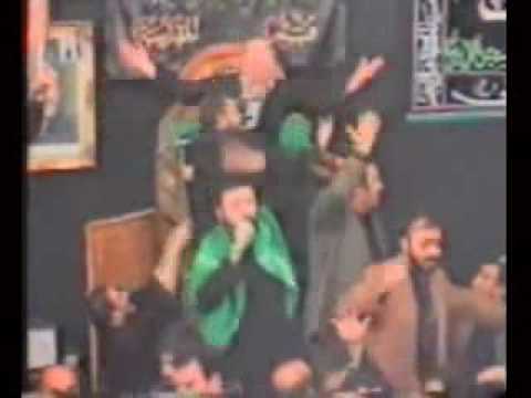 Strange Shi'a imam hitting himself (don't miss it)