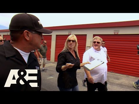 Storage Wars: Dave Fights Dan and Laura (S8, E7) | A&E