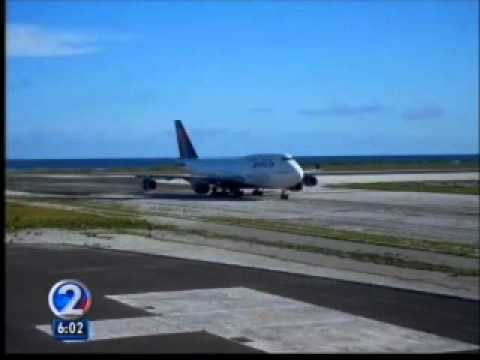 Delta Airlines Emergency landing at Midway atoll