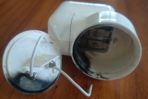 Peter Neumeister's broken Apple wall adapter caused an electric spark.