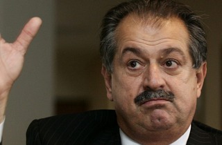 Dow Chemical's Darwin-born chief executive, Andrew Liveris, plans to retire by mid-2017.