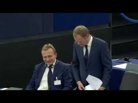 Nigel Farage masakruje  Donalda Tuska w Europarlamencie Napisy PL 2015 vs