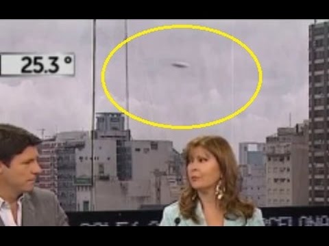 UFO Appears During Live Broadcast TN News in Argentina – March 2015 (VIDEO)