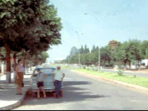 Ao som da Marimba (Saurimo antigamente) At the sound of the Marimba (formerly Saurimo)