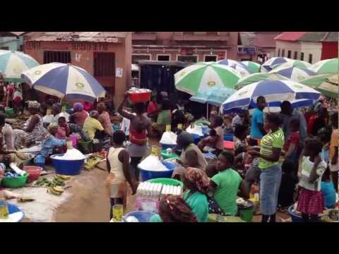 Feira livre em Angola, ou praça de Uíge