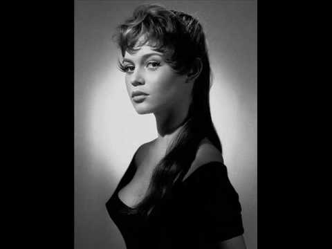 Brigitte Bardot - "Moi Je Joue"