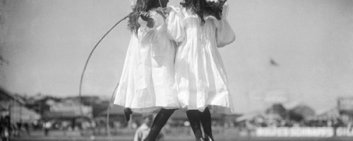 skipping-girls