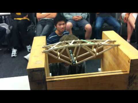 Record Truss Bridge 2012 - University of Auckland Engineering