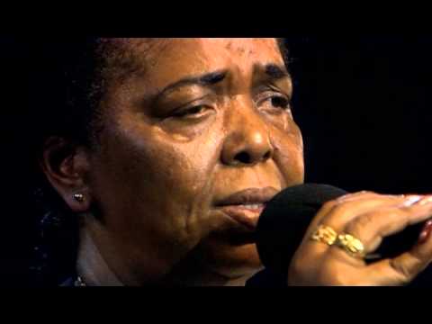 Cesária Évora "Live au Bataclan"