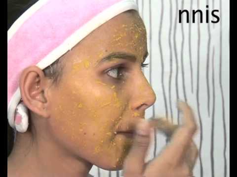 Turmeric and Sandalwood Face Mask