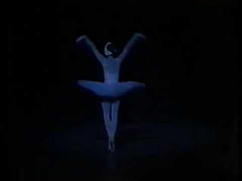 Maya Plisetskaya, age 61, dances Dying Swan