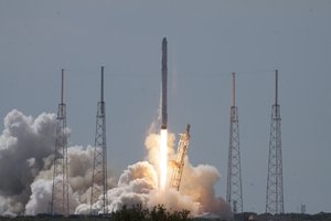 A SpaceX Falcon 9 rocket lifts off from Space Launch Complex 40 at Cape Canaveral Air Force Station, 28 June, 2015. The Falcon 9 launched on time at 10:21 a.m. EDT. After liftoff, an anomaly occurred. SpaceX is evaluating the issue.