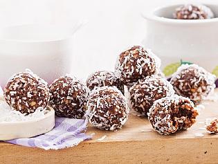 Supplied News Chia, almond and cacao balls