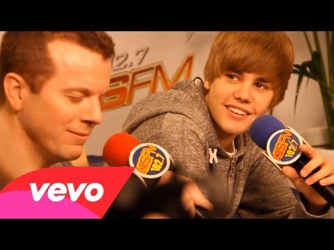 Justin Bieber - Love Me