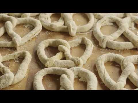 How to Make Mall Pretzels