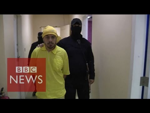 Face to face with Islamic State - BBC News