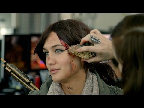 How to Cosplay Lara Croft in Rise of Tomb Raider with Naomi Kyle (Part 2)