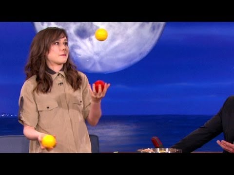 Ellen Page Has Mad Juggling Skillz