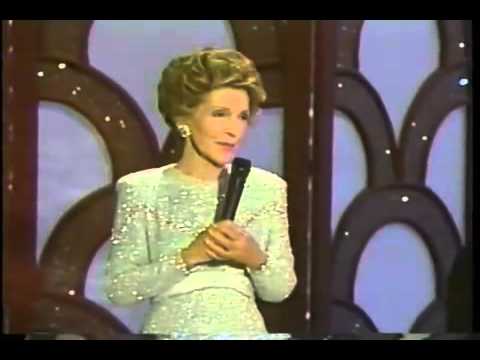 Nancy Reagan sings Thanks for the Memories