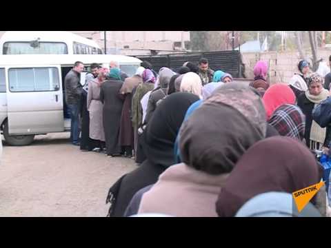 Russian Army Delivers Humanitarian Aid to Syrians