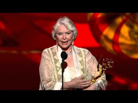 Ellen Burstyn wins an Emmy for Political Animals 2013