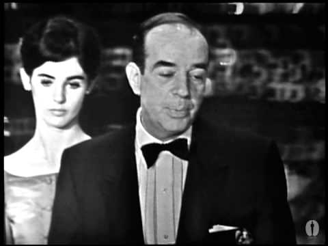 Vincente Minnelli winning the Oscar® for Directing‬‬‬‬