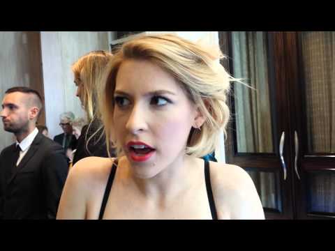 Eden Sher ('The Middle') sings at Critics' Choice TV Awards: 'People like me!'